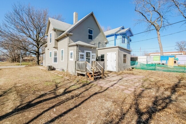 Building Photo - 2049 Florence Blvd