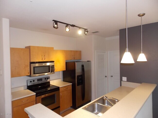 Building Photo - 1001 Monument Rd