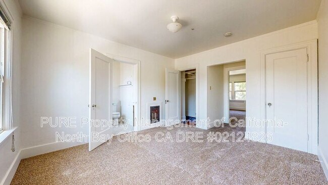 Building Photo - 537 Humboldt St