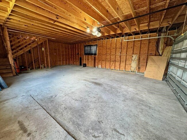 Building Photo - 2714 Brahman Dr
