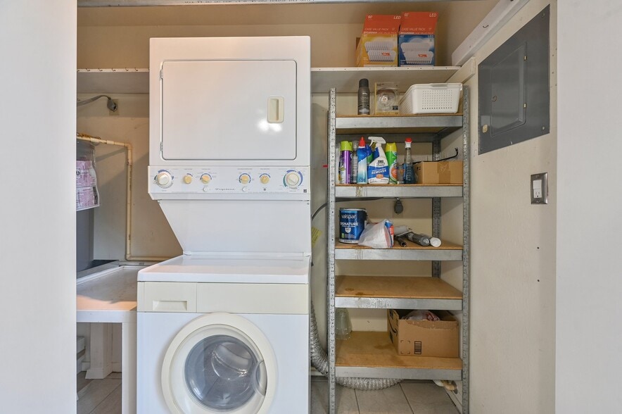 Building Photo - 1902 Dartmouth St