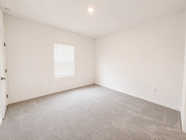 Building Photo - Sabal Terrace Townhomes - New Construction