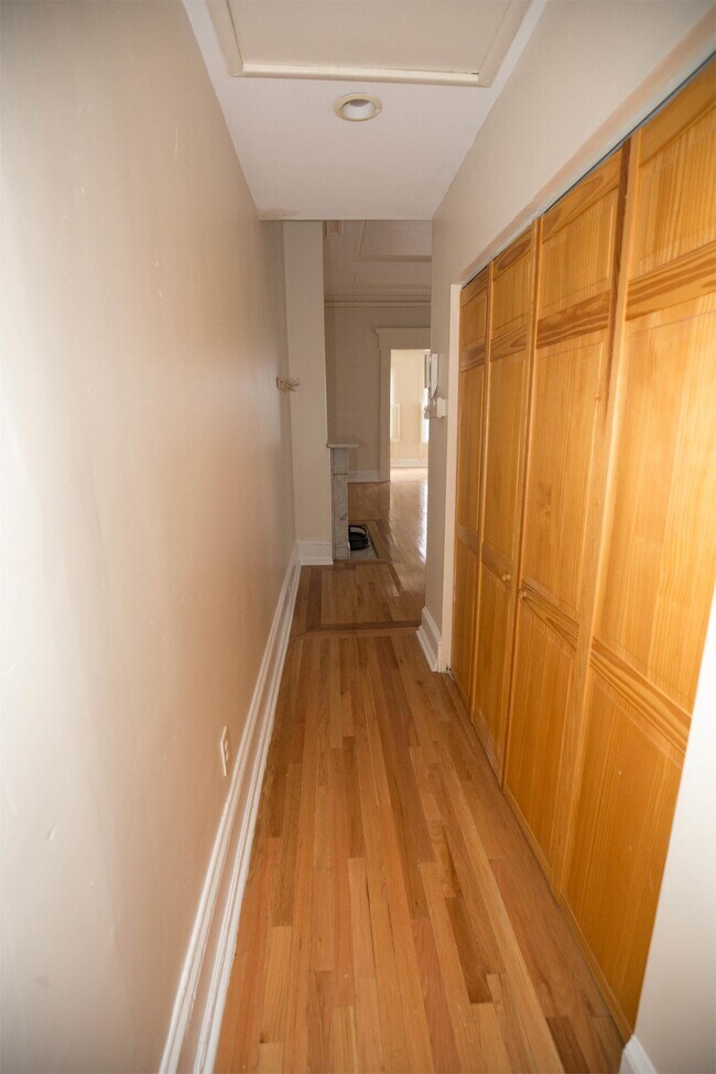 Building Photo - 1814 Spruce St