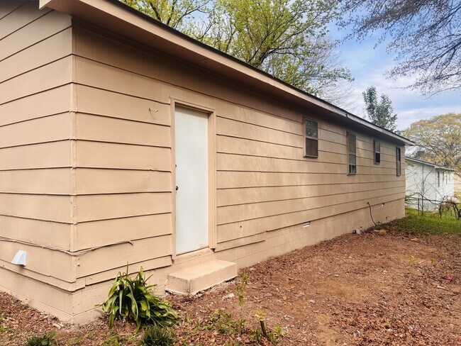 Building Photo - 168 Drum Cir