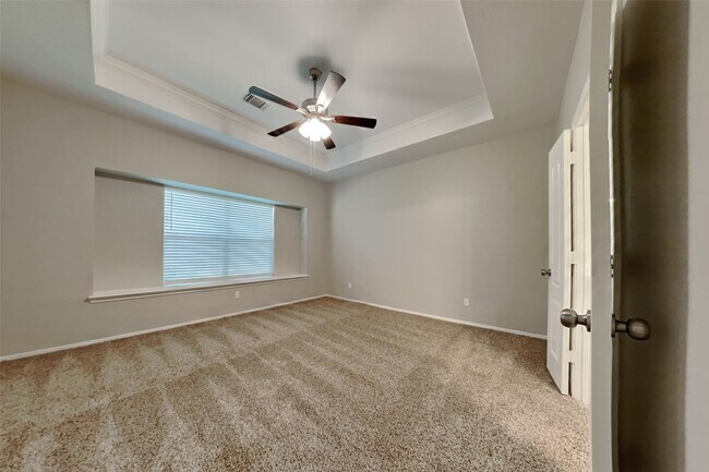 Building Photo - 1731 Red Oak Terrace