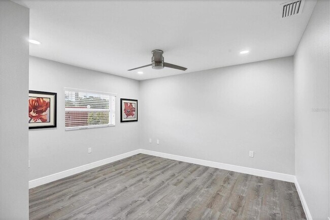 Building Photo - 618 Eastpointe Ct