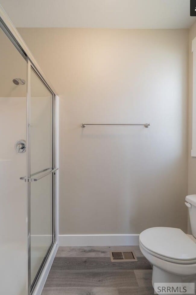 Building Photo - 4 bed 3 bath twin home in Idaho Falls 2 sets of washer and dryers are included in this unit