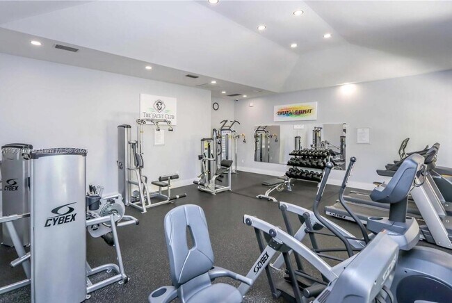 Building Photo - 19701 E Country Club Dr