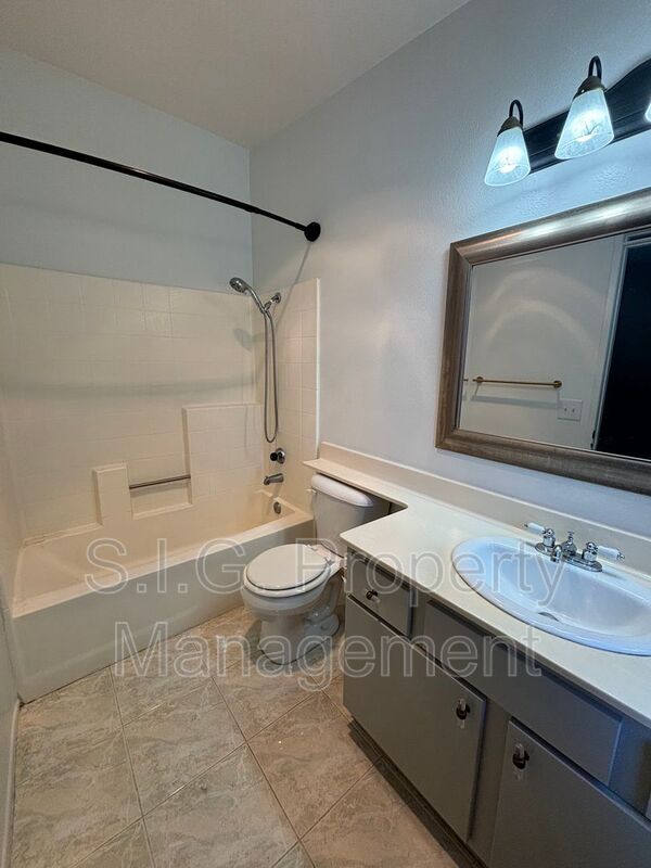 Building Photo - 11377 Osborne Pl