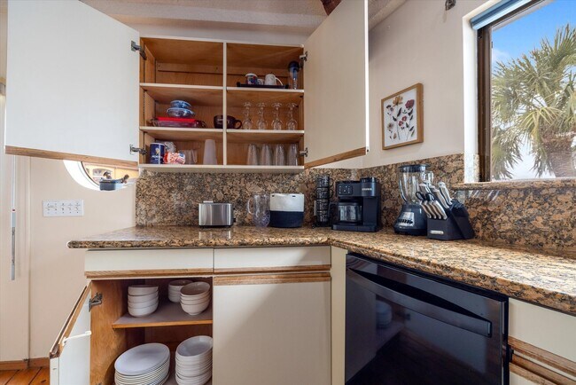 Building Photo - 164 Bora Bora Dr