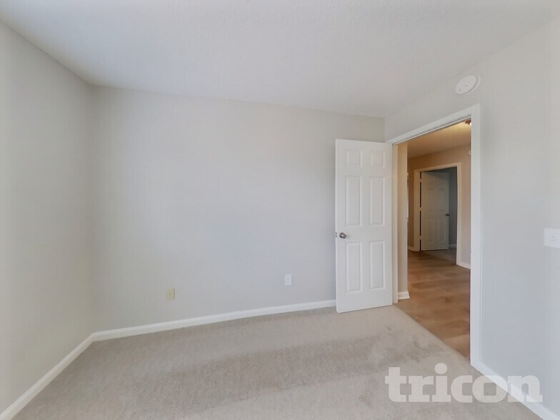 Building Photo - 7636 Collins Ridge Blvd