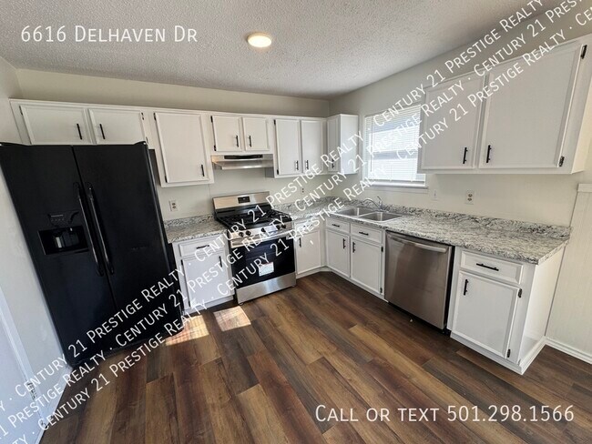 Building Photo - 6616 Delhaven Dr