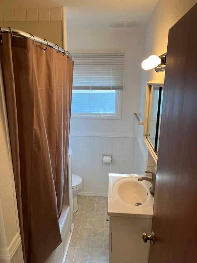 Bathroom - 113 5th Ave W