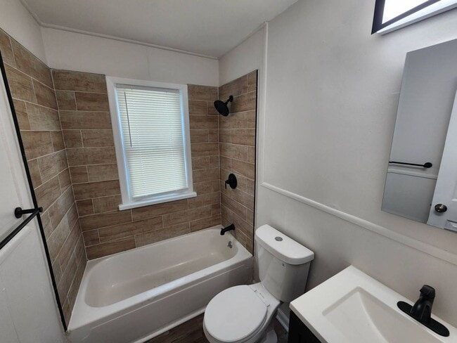 Building Photo - 2-Bedroom + Bonus Room Bungalow with Basement – Flexible Living Space