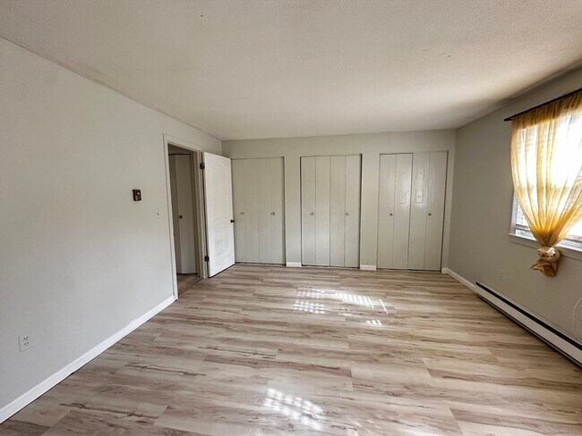 Building Photo - 540 Granby Rd