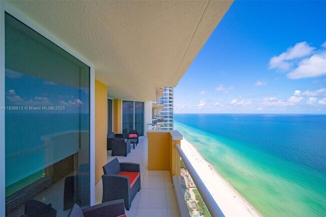 Building Photo - 17875 Collins Ave