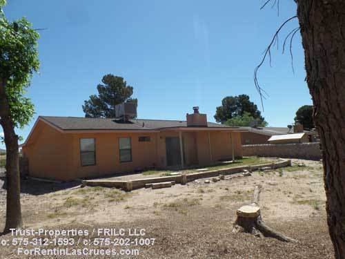 Building Photo - 5499 Cll De Rosas