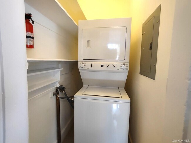 Building Photo - 36 Church St