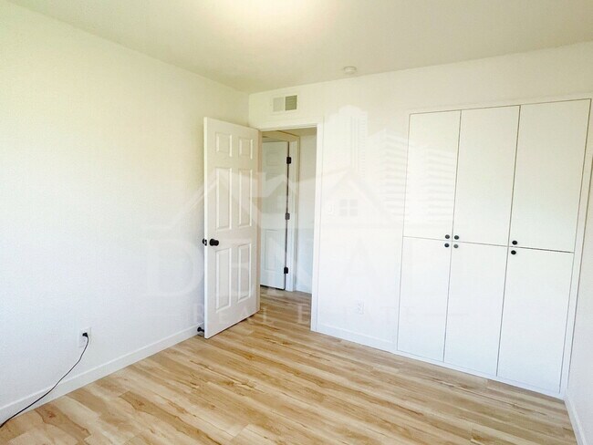 Building Photo - 6026 N 79th St