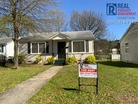 Building Photo - 5210 wood-