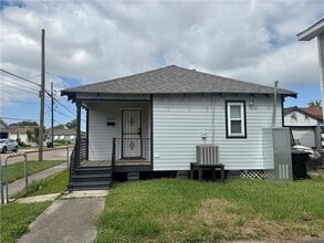 Building Photo - 8917 Apricot St