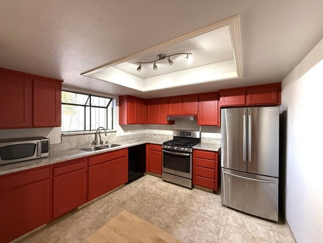 Building Photo - 21 Alameda Park Cir