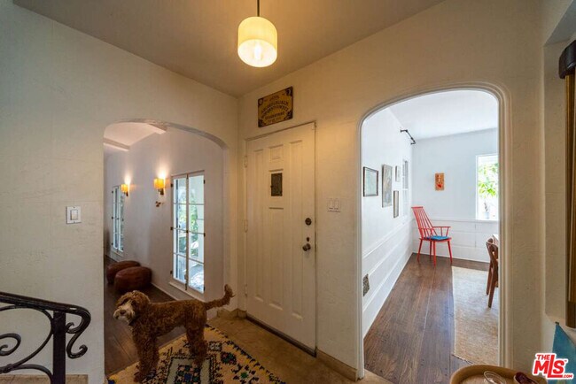 Building Photo - 2424 Canyon Dr