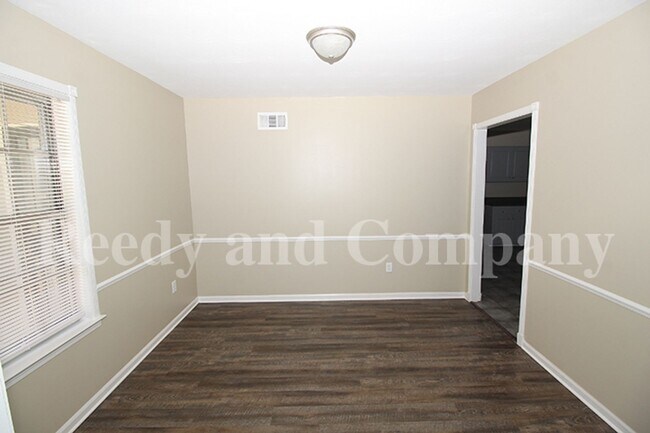Building Photo - 3235 Fox Chase Dr