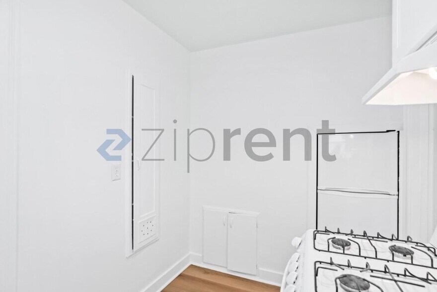 Building Photo - Unit 1
