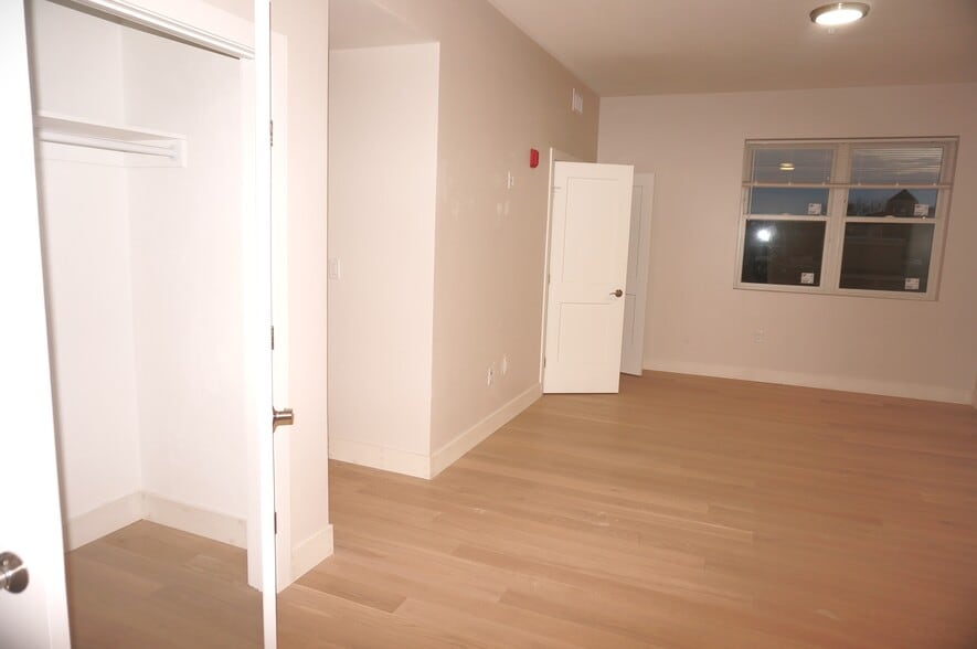 Building Photo - 99 Moody St