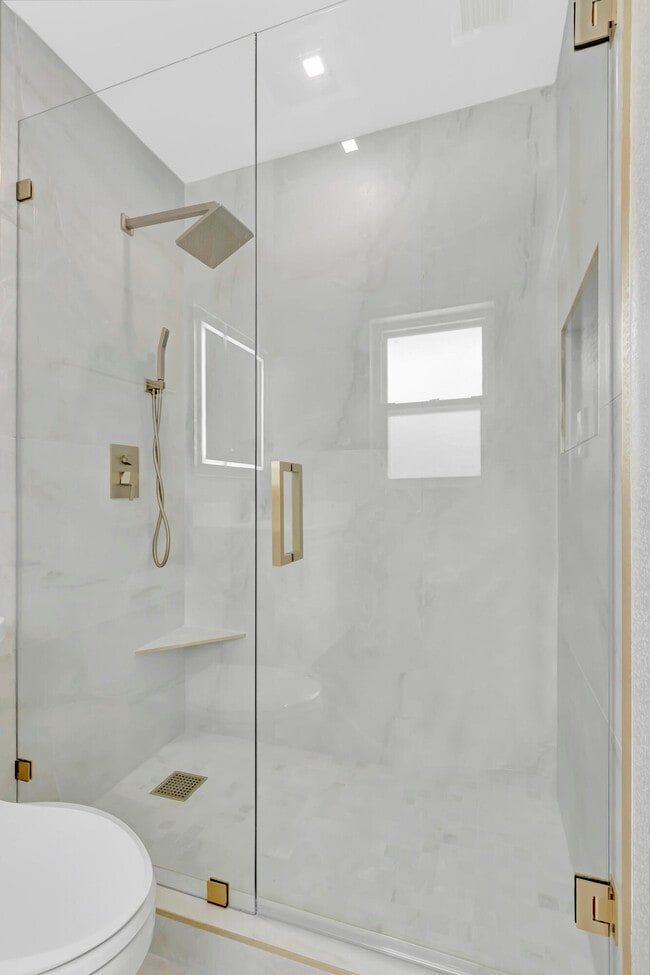 Building Photo - 530 NW 14th St