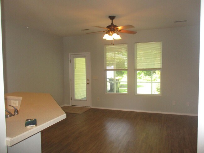 Building Photo - 157 Olde Towne Way