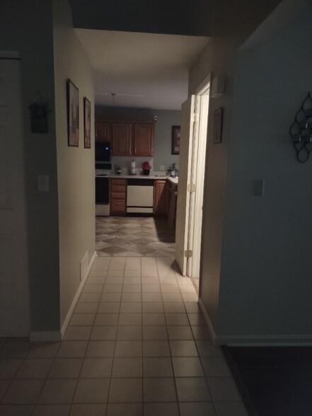 Building Photo - 14 Sanibel Ln