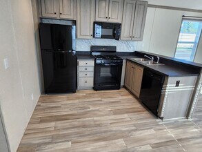 Building Photo - 100 W Arizona