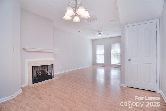 Building Photo - 8829 Gerren Ct