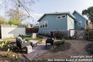 Building Photo - 419 W Lullwood Ave