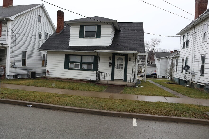 Building Photo - 76 3rd St