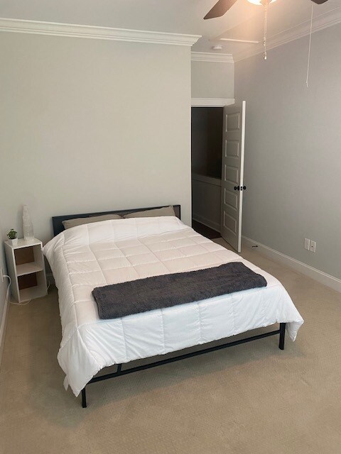 spare room upstairs - 2556 Vail Ave