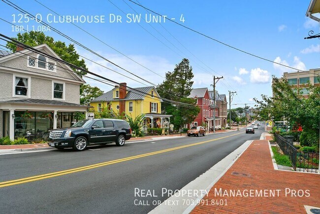 Building Photo - 125-O Clubhouse Dr SW Unit-4
