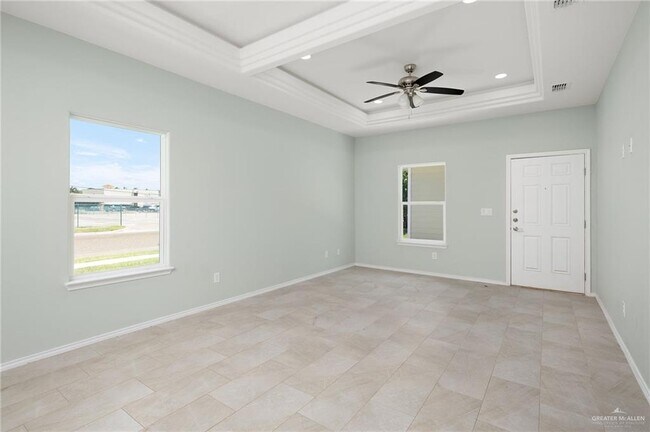 Building Photo - 14 E Mahl St