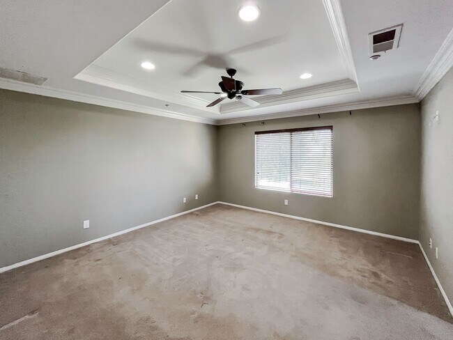 Building Photo - MUST SEE! Beautiful 3 bedroom + Loft + Office Space (or convert to 4th bedroom) + Large Backyard ...