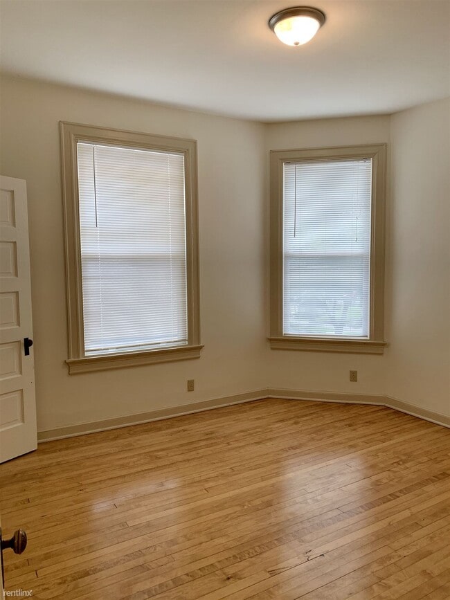 Building Photo - 2408 E Park Pl