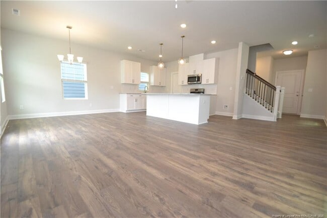 Building Photo - 817 Portland Rose Dr