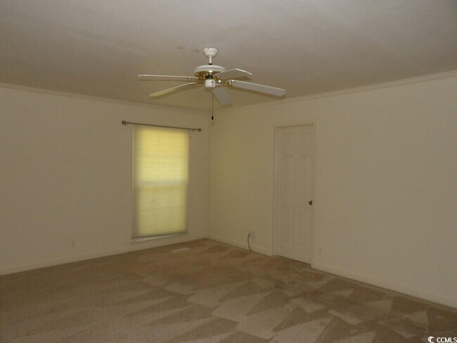Building Photo - 254 Evergreen Ln