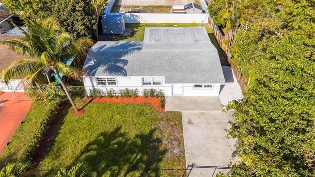 Building Photo - 1130 N 70th Ave