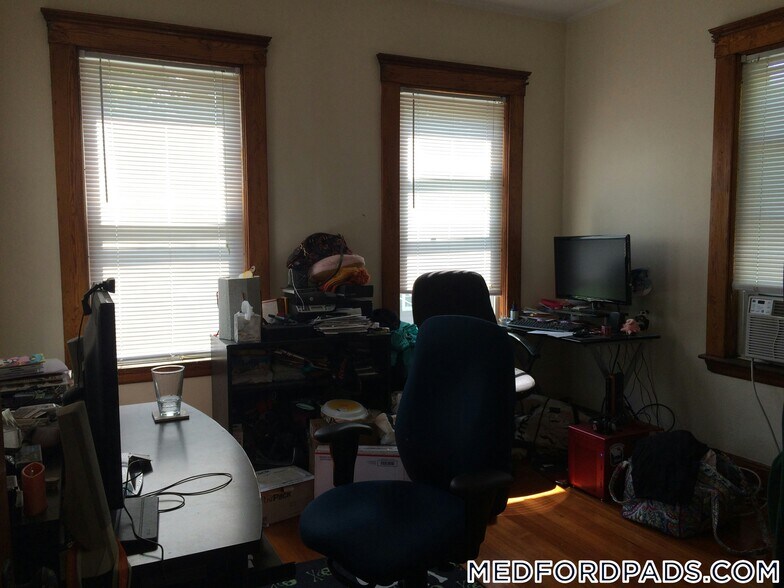 Building Photo - 79 Capen St