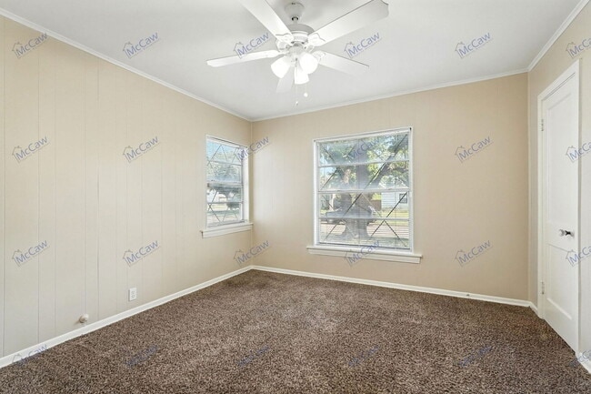 Building Photo - 1605 Maple Dr