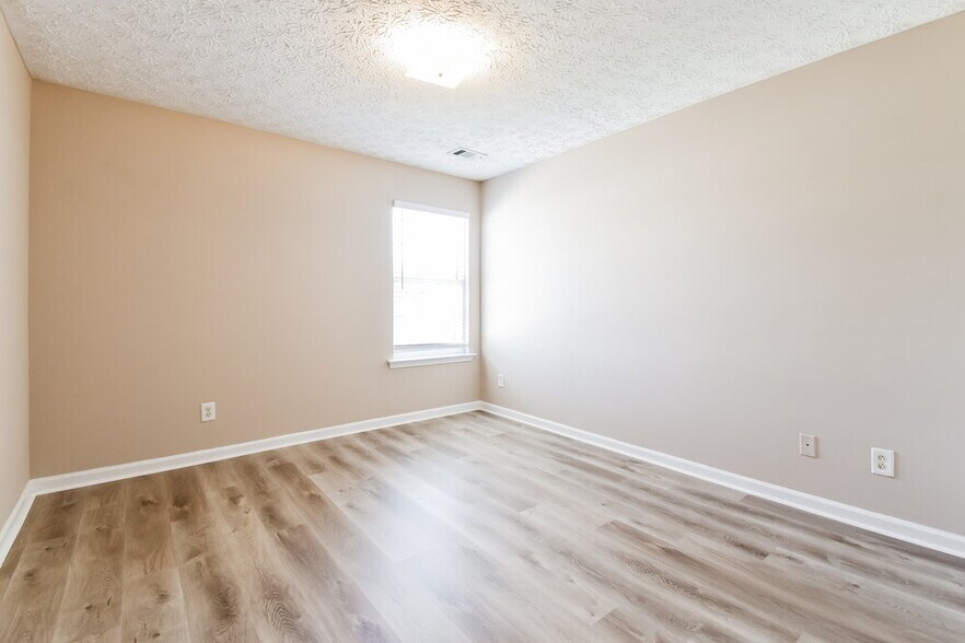 Building Photo - 125 Holly Mill Village Dr