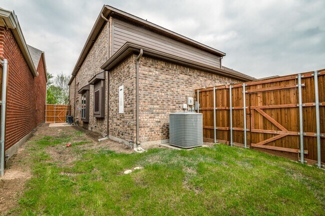 Building Photo - Luxurious 4BR/3BA Home in Grand Prairie – ...
