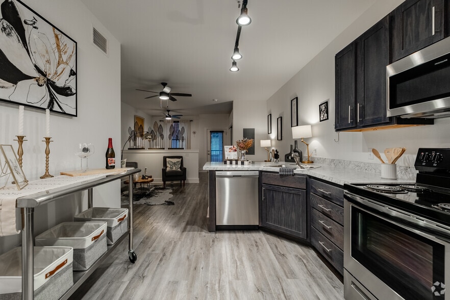 Studio - 564SF - Kitchen - HiTone Lofts